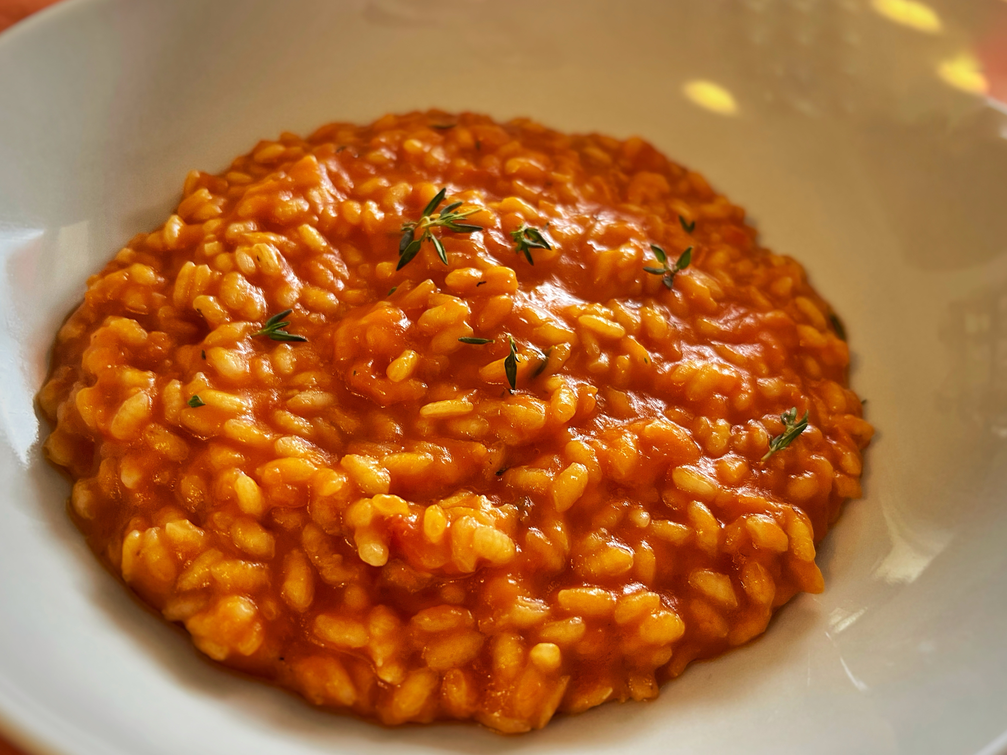 Risotto al pomodoro e timo — comfort food nella sua forma più pura